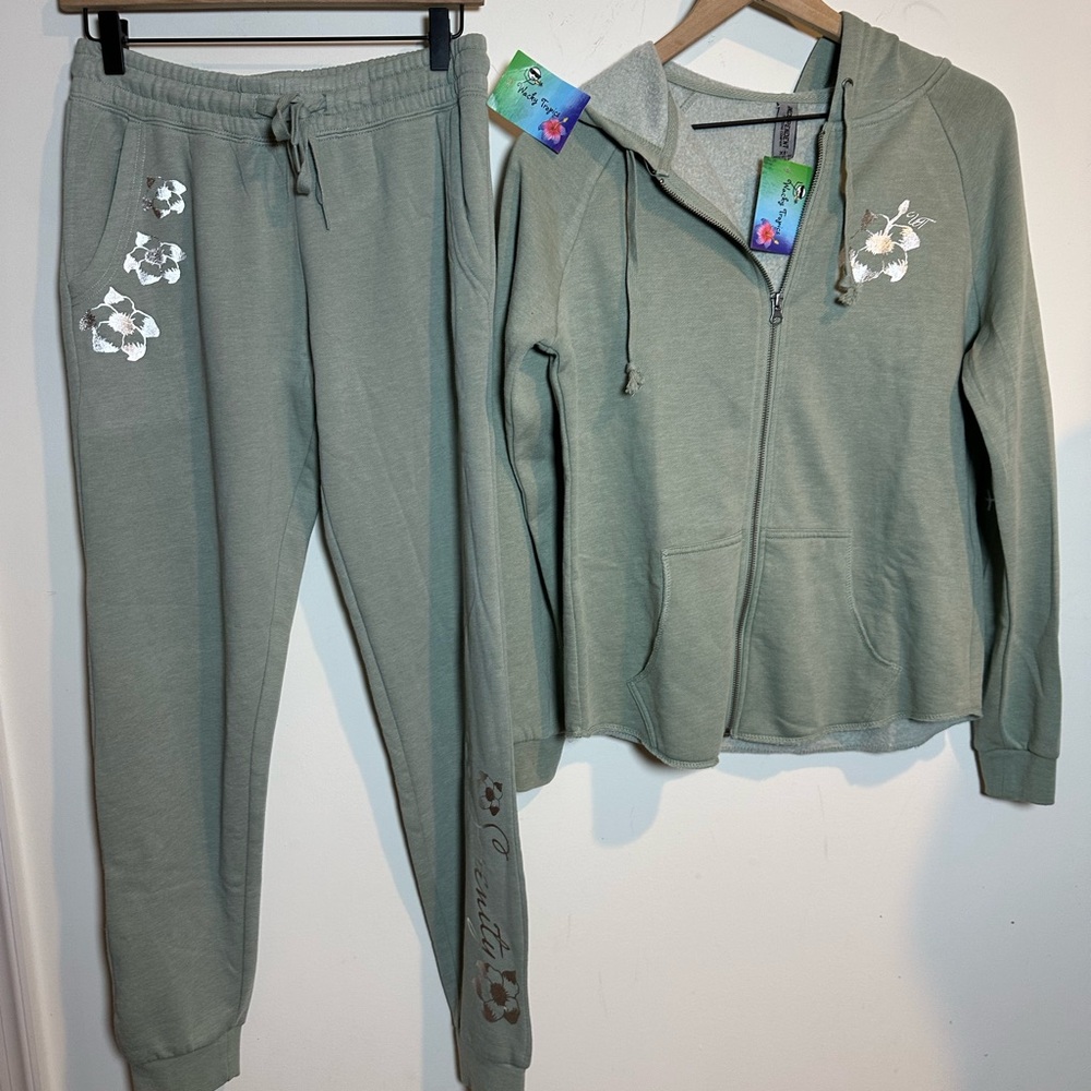 BNWT Wacky Tropics Green jogger and jacket Set